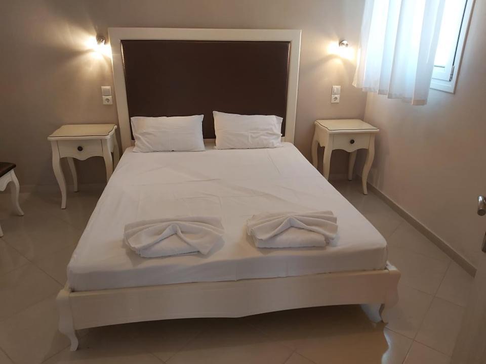 Konstantinos Apartments Ammoudia Phòng bức ảnh